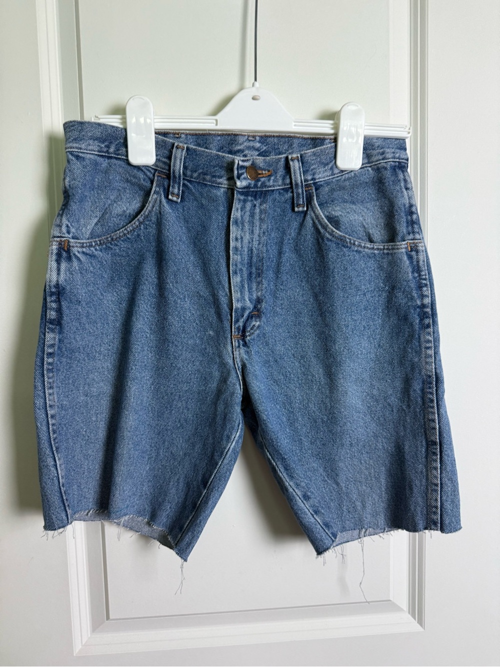 Rustler Men's Blue Raw-Hem Denim Shorts